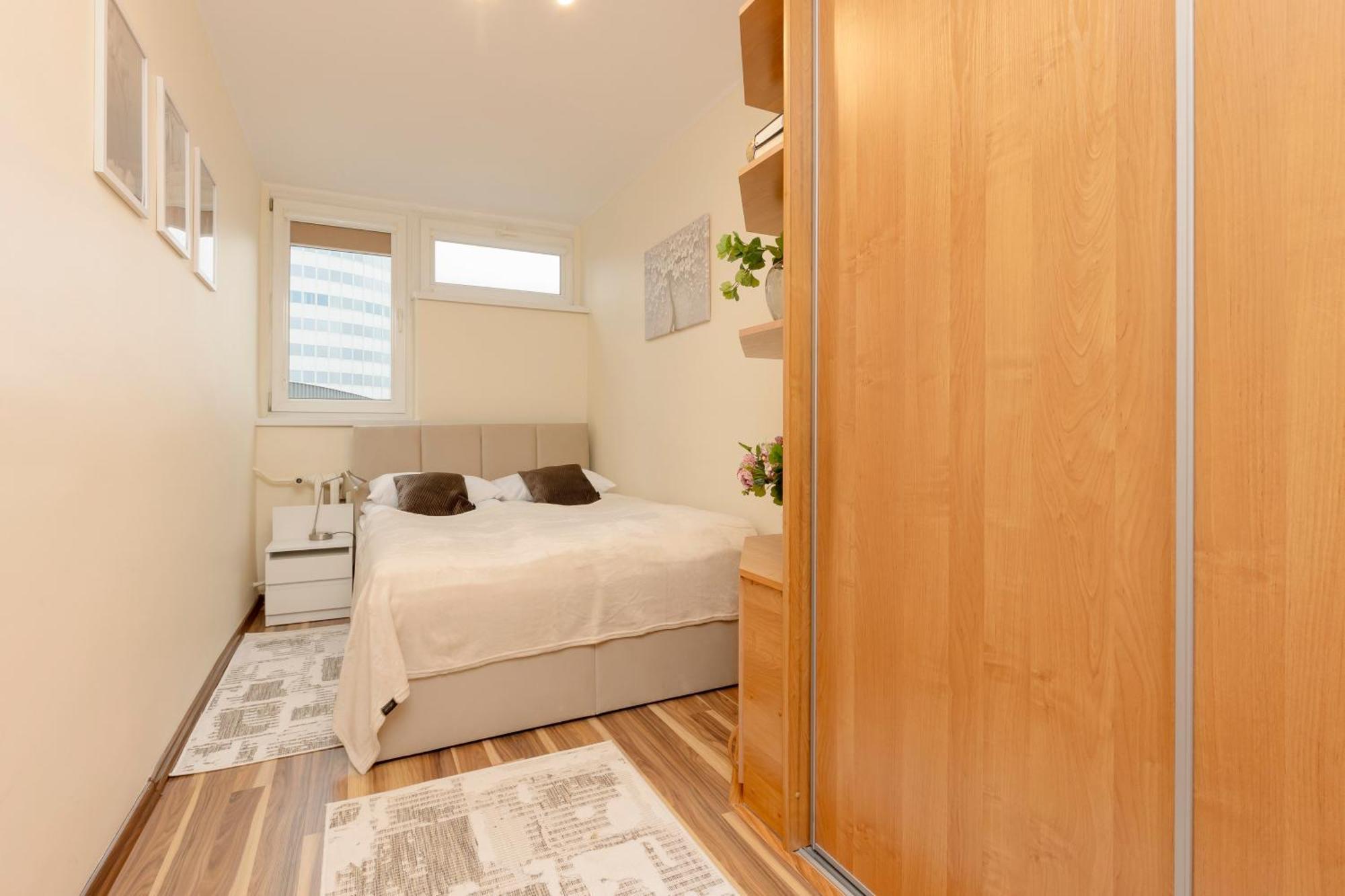 Bright & Cozy Apartments In The City Center By Noclegi Renters Варшава Экстерьер фото